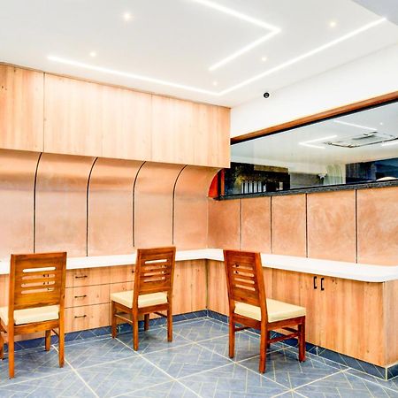 Townhouse Aarav Business Hotel Hyderabad Ngoại thất bức ảnh