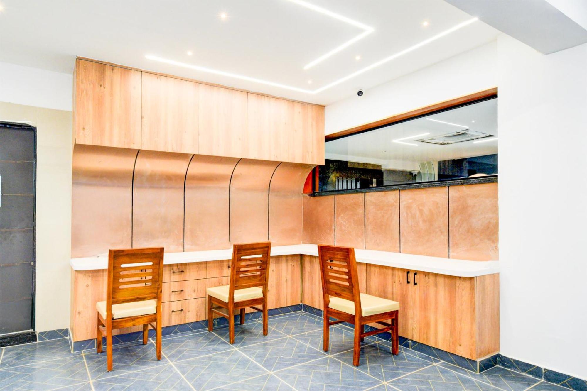Townhouse Aarav Business Hotel Hyderabad Ngoại thất bức ảnh
