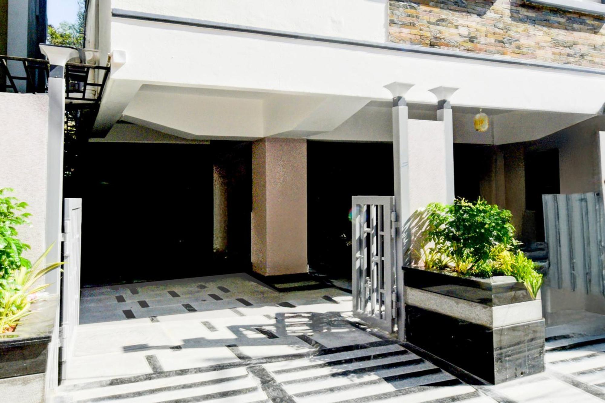 Townhouse Aarav Business Hotel Hyderabad Ngoại thất bức ảnh
