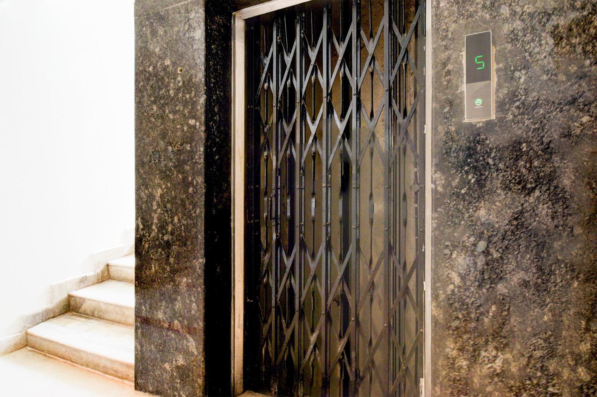 Townhouse Aarav Business Hotel Hyderabad Ngoại thất bức ảnh