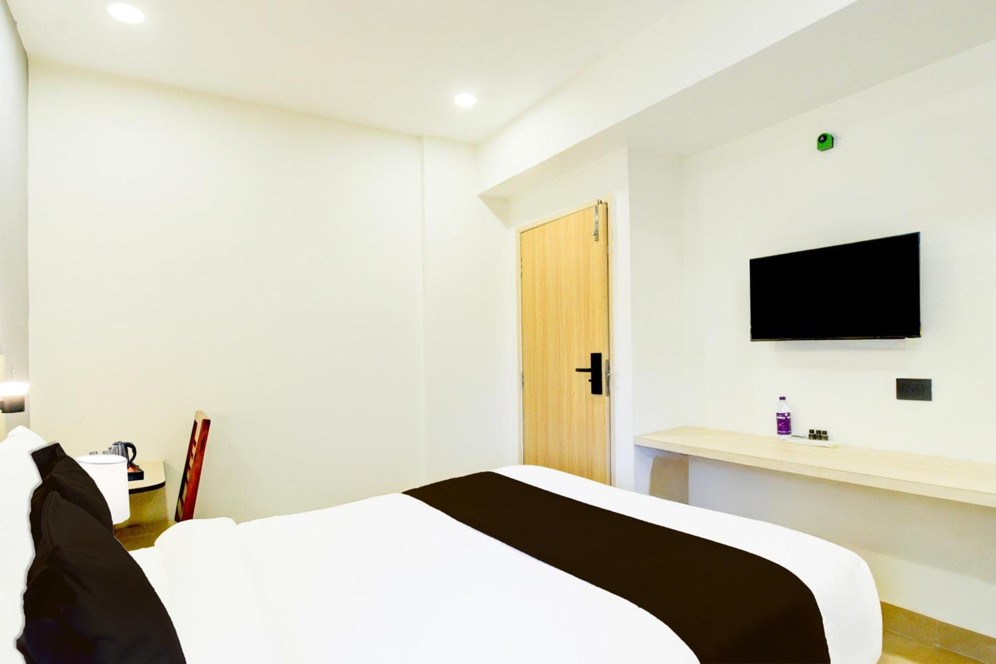 Townhouse Aarav Business Hotel Hyderabad Ngoại thất bức ảnh