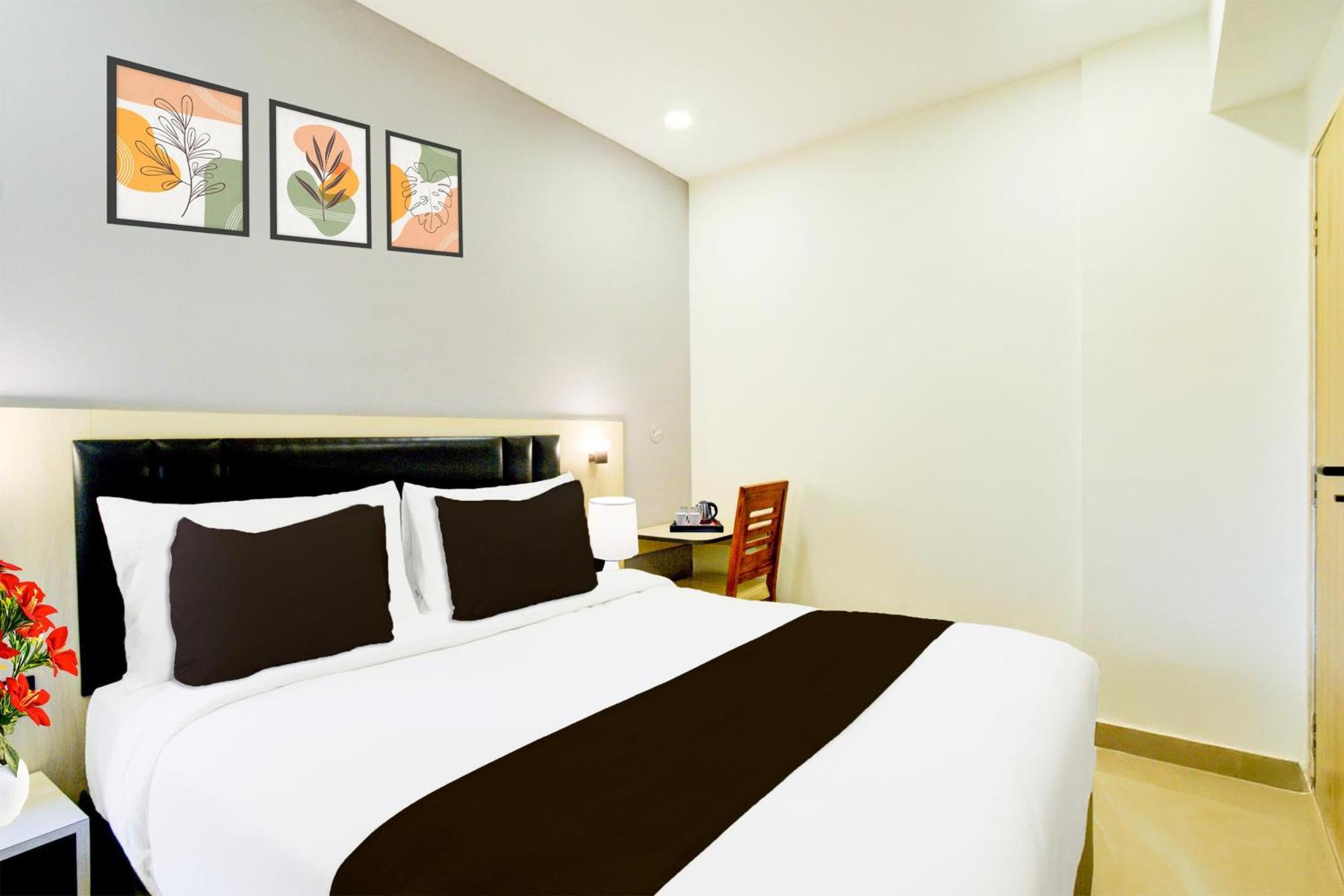 Townhouse Aarav Business Hotel Hyderabad Ngoại thất bức ảnh